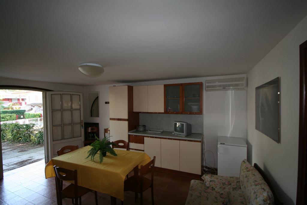 Ba - Villa Stella - 3 Apartments- Lignano Sabbiadoro Extérieur photo