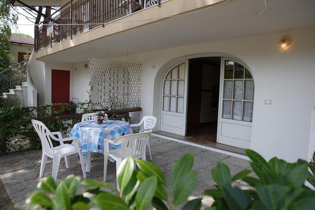 Ba - Villa Stella - 3 Apartments- Lignano Sabbiadoro Extérieur photo