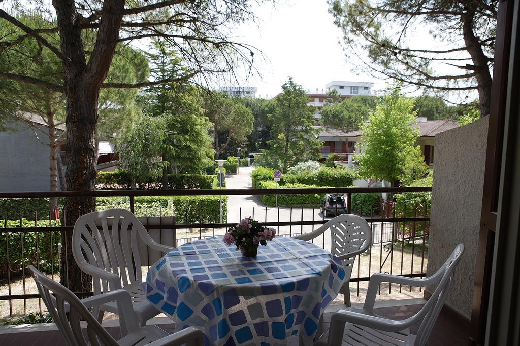 Ba - Villa Stella - 3 Apartments- Lignano Sabbiadoro Extérieur photo