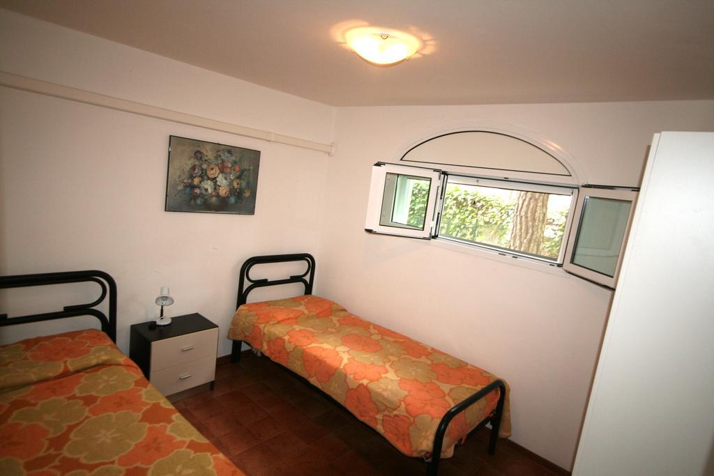 Ba - Villa Stella - 3 Apartments- Lignano Sabbiadoro Extérieur photo